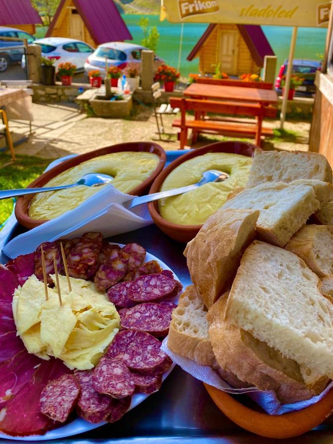 Kapetanovo Jezero Bungalov Bed and Breakfast Podgorica Exterior foto